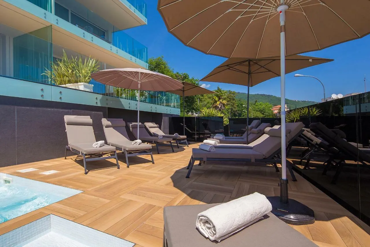 Opatija Deluxe Apartment With Swimming Pool