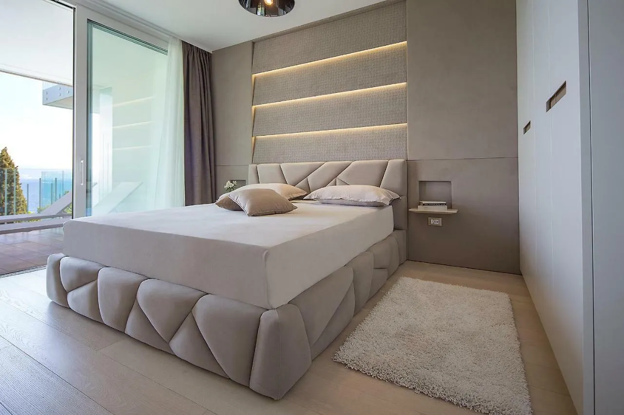 Opatija Deluxe Apartment With Swimming Pool