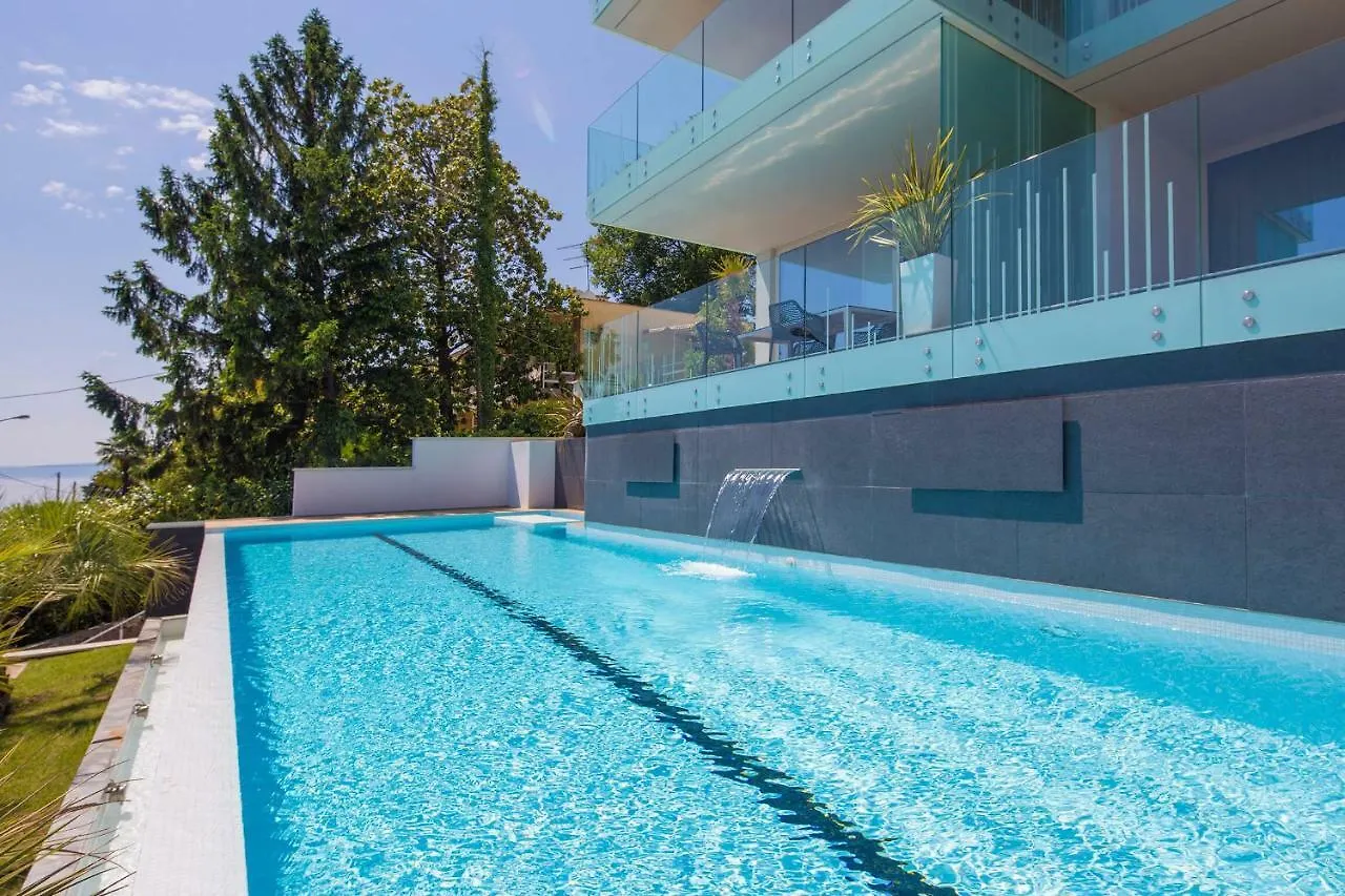 Opatija Deluxe Apartment With Swimming Pool