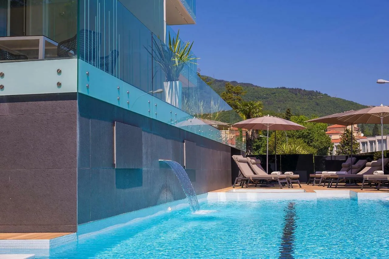 Opatija Deluxe Apartment With Swimming Pool